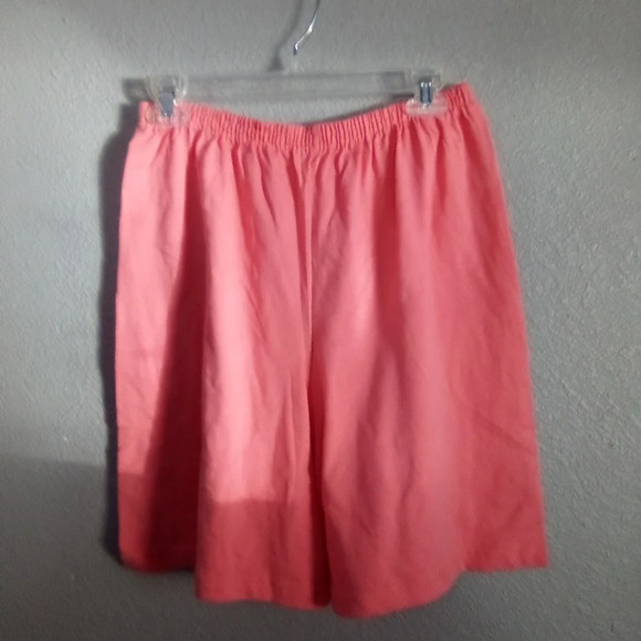 Beautiful short one size ( box BF ) - Picture 1 of 2